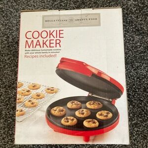 Bella cookie maker red nwt